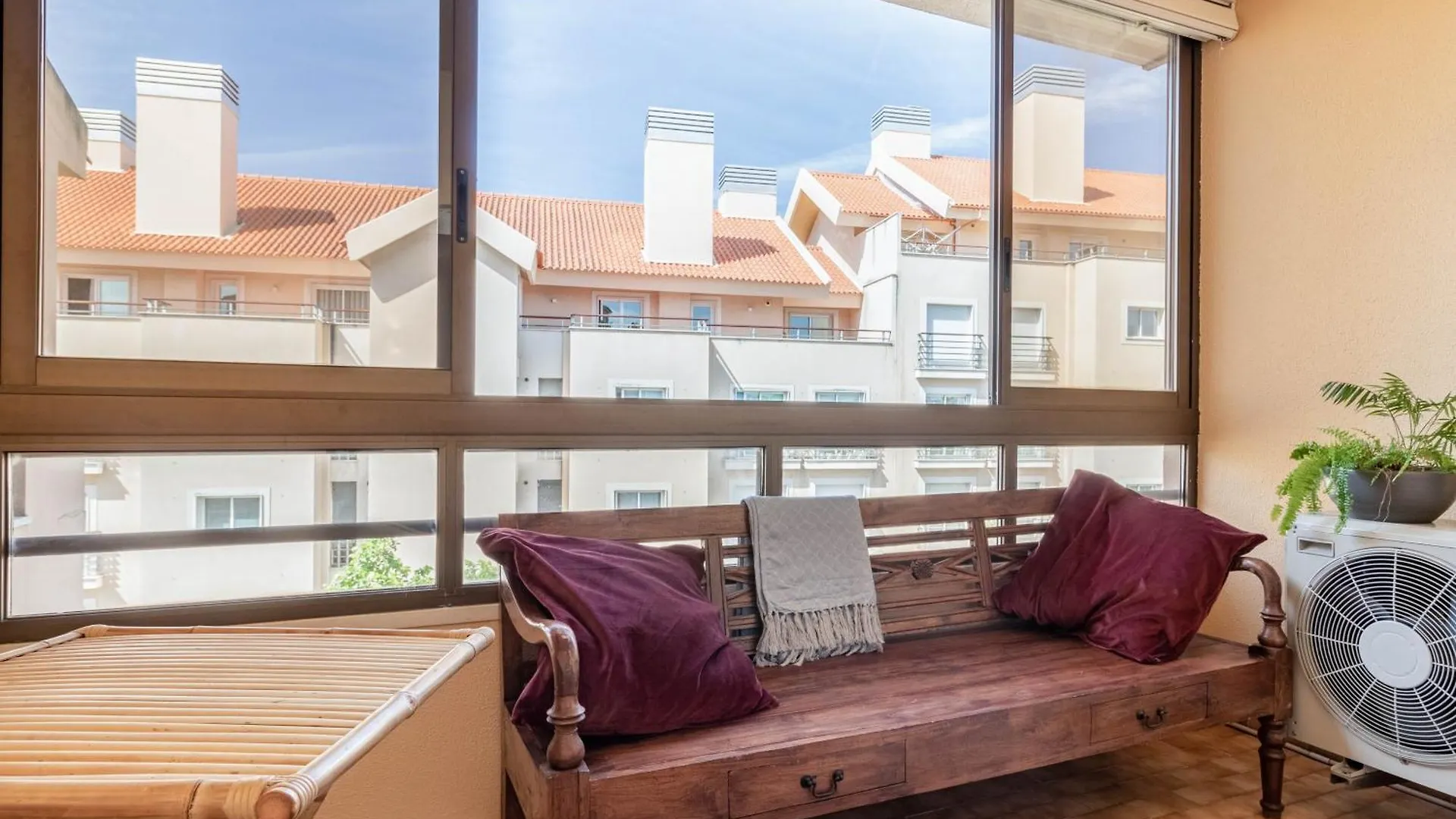 Central Cascais Apartment With Private Parking