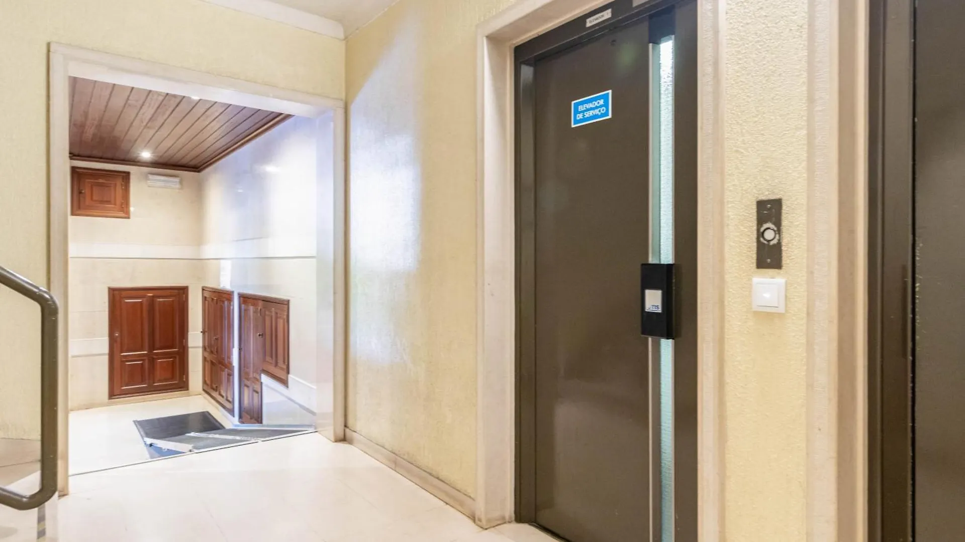 Central Cascais Apartment With Private Parking 0*,